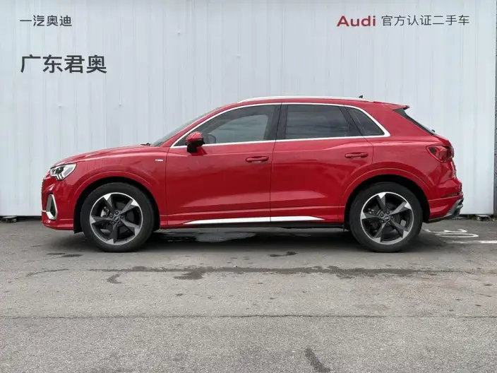 AUDI Q3 2021 Model 35 TFSI Fashion Dynamic Model