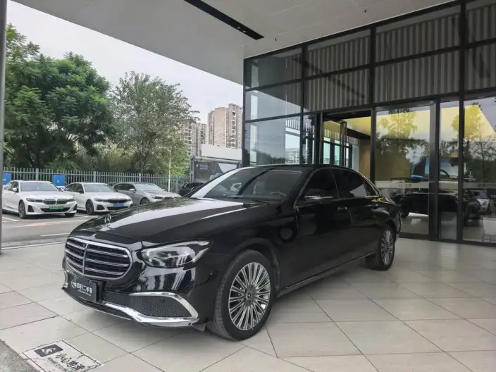 Mercedes-Benz E-Class 2023 Model E 300 L Luxury Model sedan – фото 1