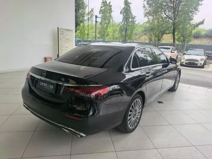 Mercedes-Benz E-Class 2023 Model E 300 L Luxury Model sedan – фото 5