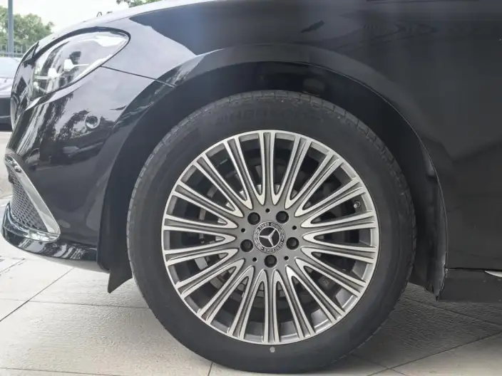 Mercedes-Benz E-Class 2023 Model E 300 L Luxury Model sedan – фото 6
