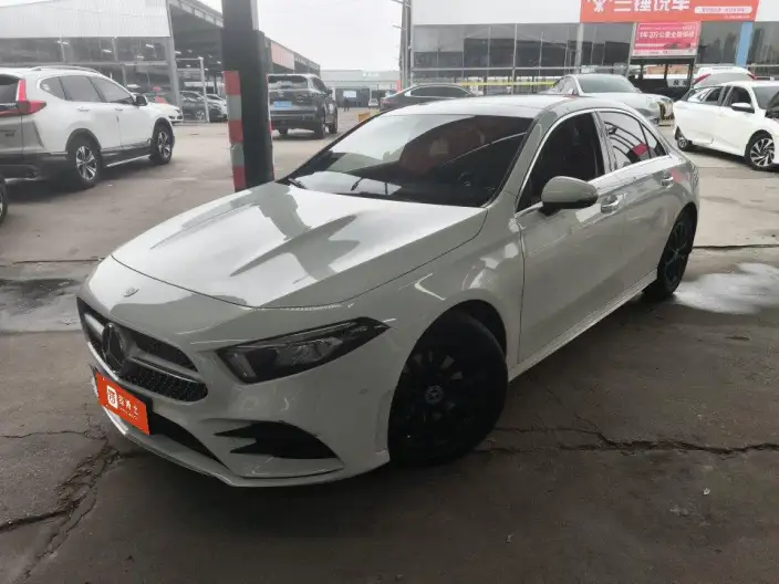 Mercedes-Benz A-class 2020 Model A 200 L Sports sedan – фото 1