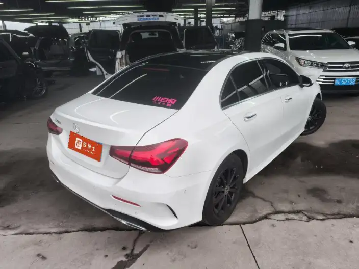 Mercedes-Benz A-class 2020 Model A 200 L Sports sedan – фото 4