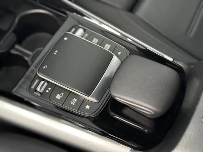 Mercedes-Benz GLA 2023 Model GLA 220 – фото 9