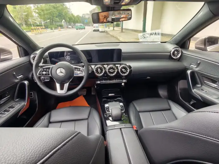 Mercedes-Benz A-class 2020 Model A 200 L – фото 9