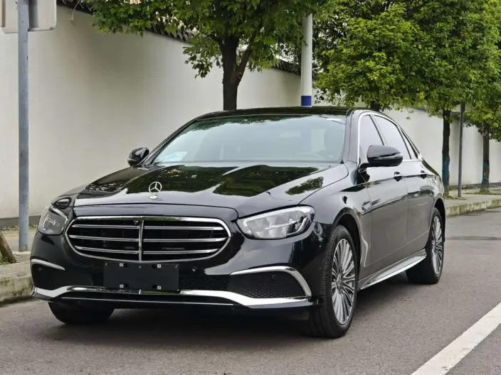 Mercedes-Benz E-Class 2023 Model E 300 L Fashion Model sedan – фото 1