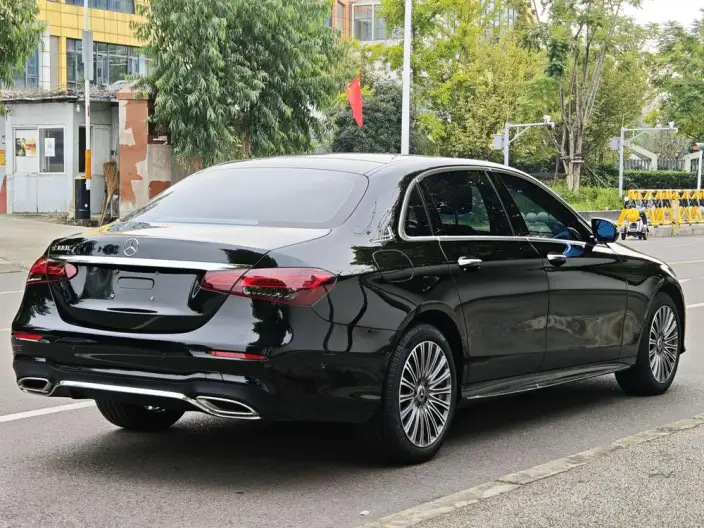 Mercedes-Benz E-Class 2023 Model E 300 L Fashion Model sedan – фото 6