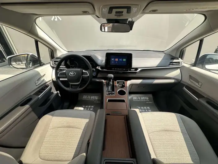 Toyota Sienna 2023 Model Hybrid 2.5L Comfort Edition – фото 7