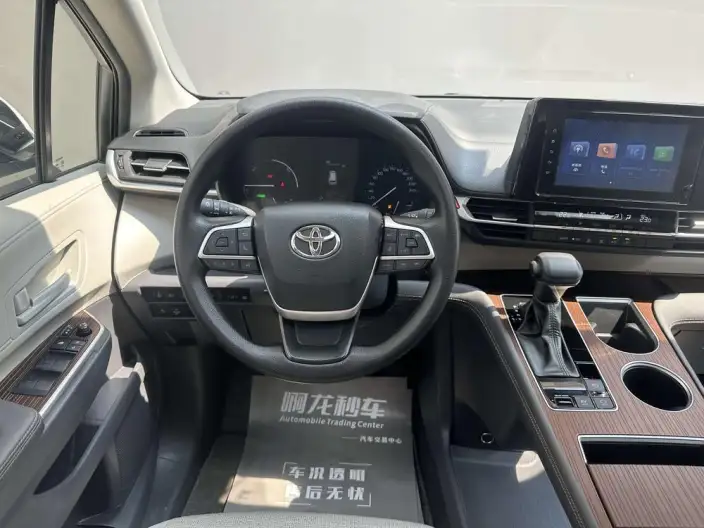 Toyota Sienna 2023 Model Hybrid 2.5L Comfort Edition – фото 8