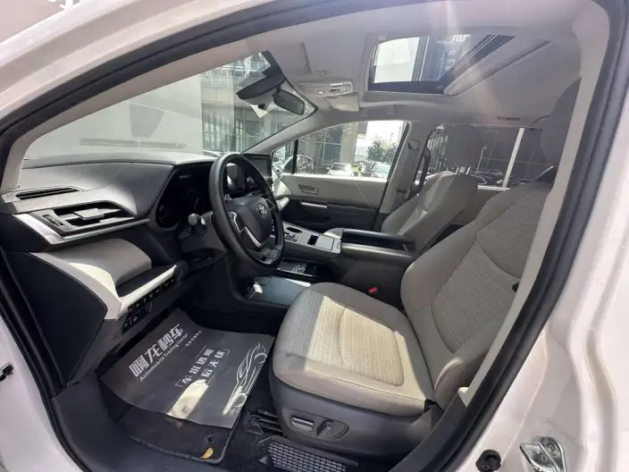 Toyota Sienna 2023 Model Hybrid 2.5L Comfort Edition – фото 10