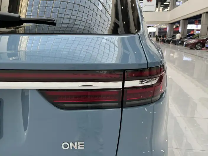 Li Auto ONE 2021 Model Extended Range 6 seat Edition – фото 6
