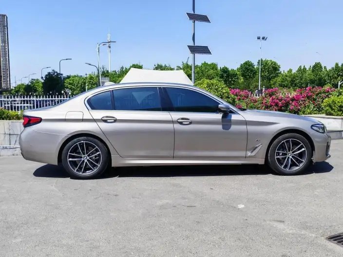 BMW 5 Series PHEV 2021 Model 535Le M Sports Set – фото 8