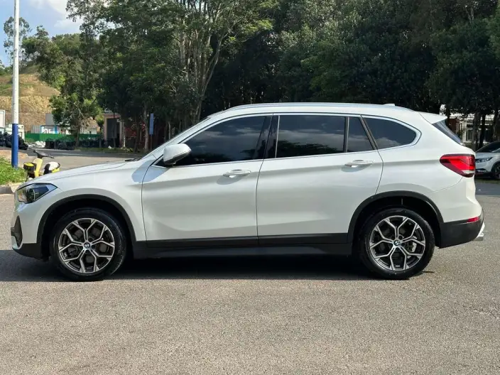 BMW X1 2021 Model sDrive25Li Leading Model – фото 4