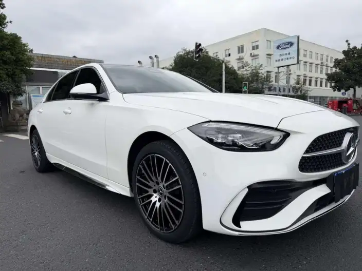 Mercedes-Benz C-Class 2024 Model C 260 L Sports Edition – фото 3