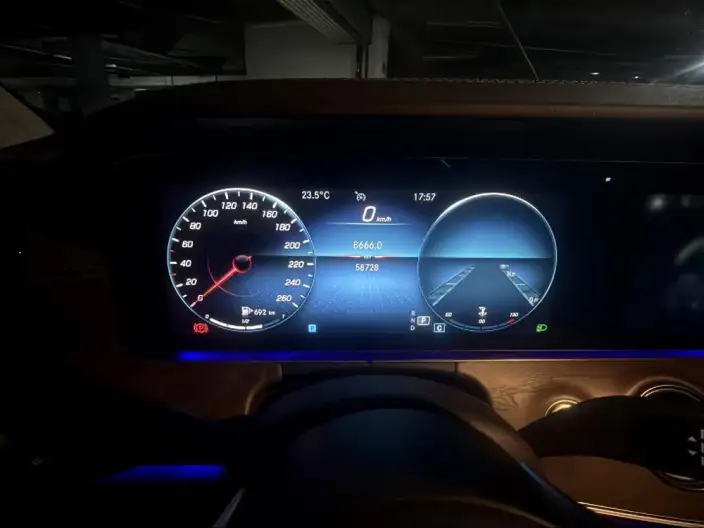 Mercedes-Benz E-Class 2022 Model E 300 L Luxury Model sedan – фото 6