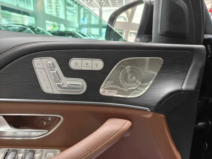 Mercedes-Benz GLS 2024 Model GLS 450 4MATIC Fashion Model – фото 8