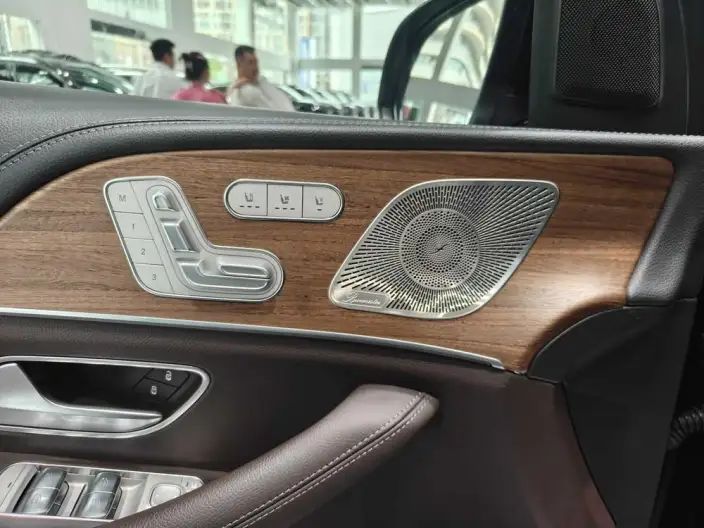 Mercedes-Benz GLS 2023 Model Facelift GLS 450 4MATIC Luxury Model – фото 10
