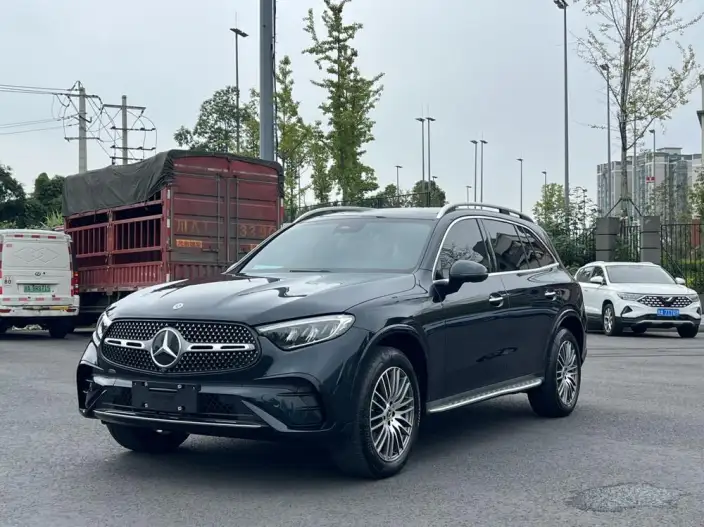 Mercedes-Benz GLC 2023 Model Facelift GLC 300 L 4MATIC Dynamic Model 5 seat – фото 1