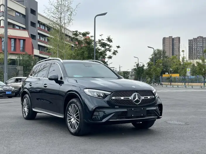Mercedes-Benz GLC 2023 Model Facelift GLC 300 L 4MATIC Dynamic Model 5 seat – фото 3