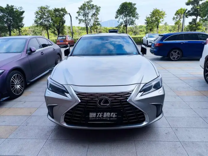 Lexus ES 2025 Model 200 Premium