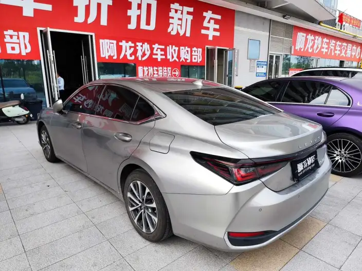Lexus ES 2025 Model 200 Premium