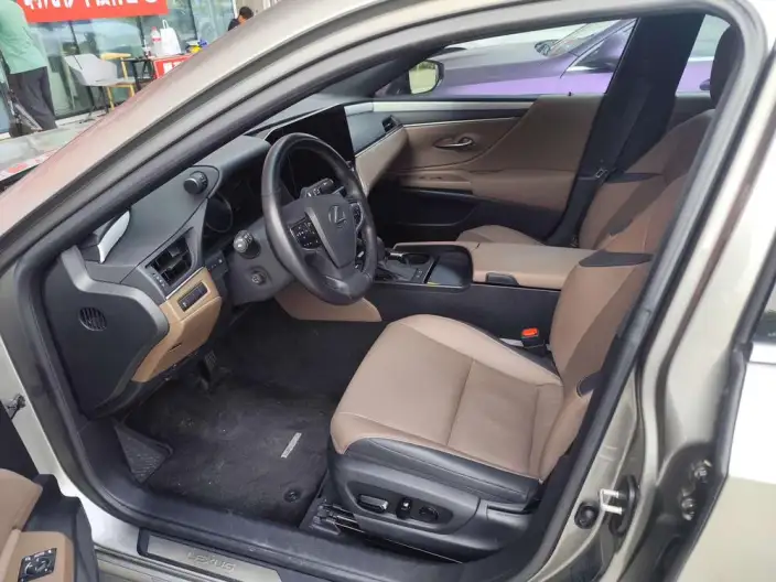 Lexus ES 2025 Model 200 Premium – фото 9