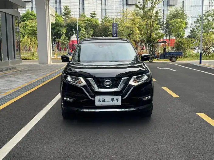 Nissan X-Trail 2023 Model Classic Edition 2.0L 2WD Smart Connect Premium