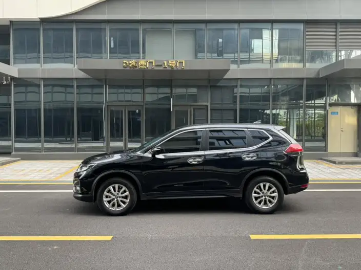 Nissan X-Trail 2023 Model Classic Edition 2.0L 2WD Smart Connect Premium