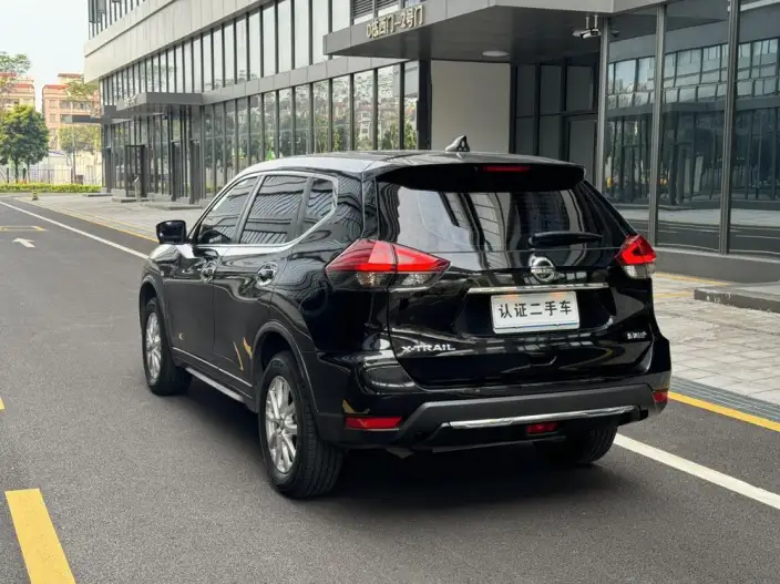 Nissan X-Trail 2023 Model Classic Edition 2.0L 2WD Smart Connect Premium