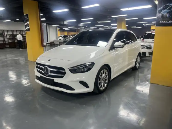 Mercedes-Benz B-Class 2021 Model B 200 Fashion Model – фото 1