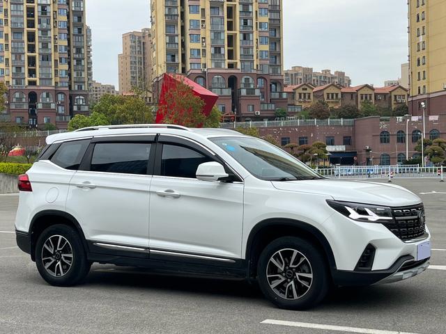Forthing T5 2022 Shengshi 1.6L Manual Dream 5-seat – фото 3