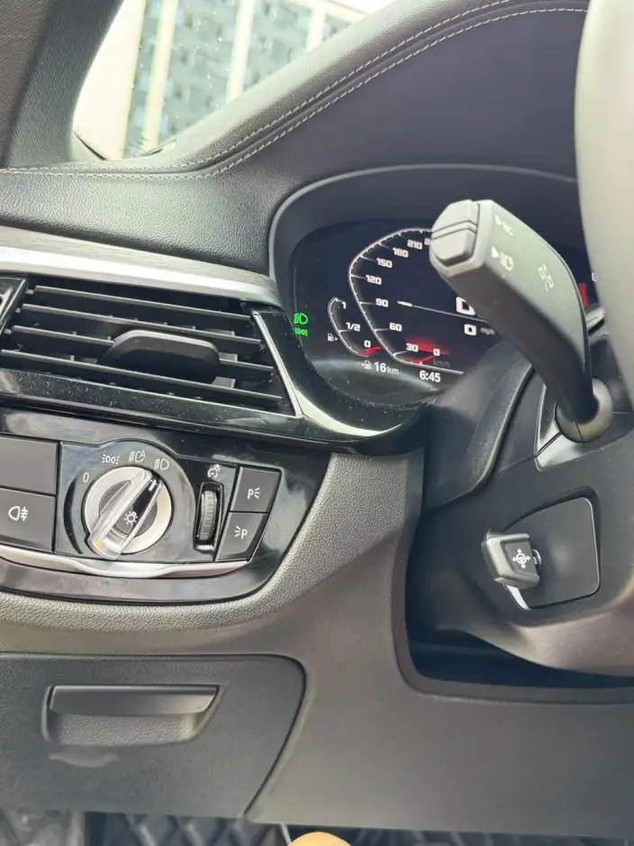 BMW 5 Series 2021 Model 530Li Leading Model M Sports Set – фото 9