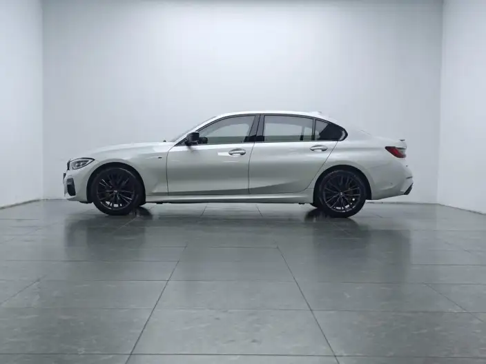 BMW 3 Series 2022 Model 330Li xDrive M Sports Night Set – фото 4