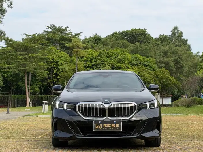 BMW 5 Series 2024 Model 530Li Exclusive Model M Sports Set – фото 2
