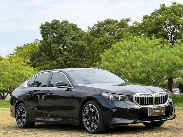 BMW 5 Series 2024 Model 530Li Exclusive Model M Sports Set – фото 3