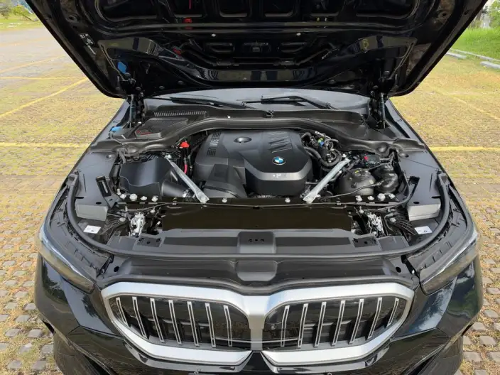 BMW 5 Series 2024 Model 530Li Exclusive Model M Sports Set – фото 8