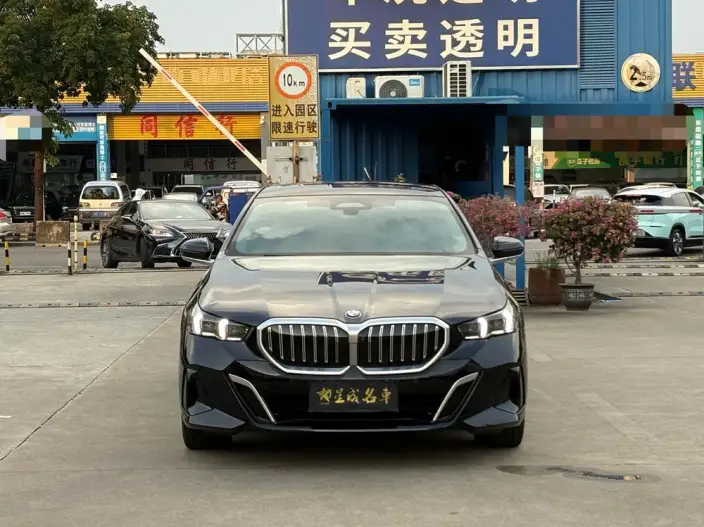 BMW 5 Series 2024 Model 530Li Exclusive Model M Sports Set – фото 2