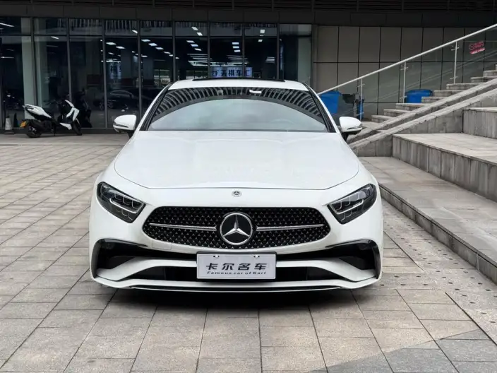 Mercedes-Benz CLS 2022 Model CLS 300 Luxury Model – фото 2