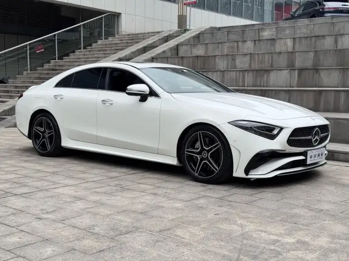 Mercedes-Benz CLS 2022 Model CLS 300 Luxury Model – фото 3