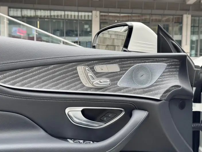 Mercedes-Benz CLS 2022 Model CLS 300 Luxury Model – фото 8