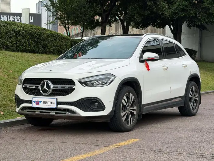 Mercedes-Benz GLA 2020 Model GLA 200 – фото 1