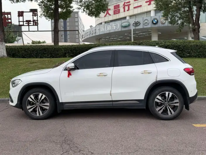 Mercedes-Benz GLA 2020 Model GLA 200 – фото 3