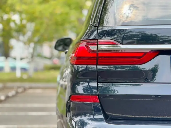 BMW X7 2021 Model xDrive40i Exclusive Model M Sports Set – фото 8