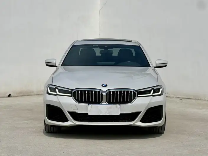 BMW 5 Series 2023 Model 530Li Leading Model M Sports Set – фото 2