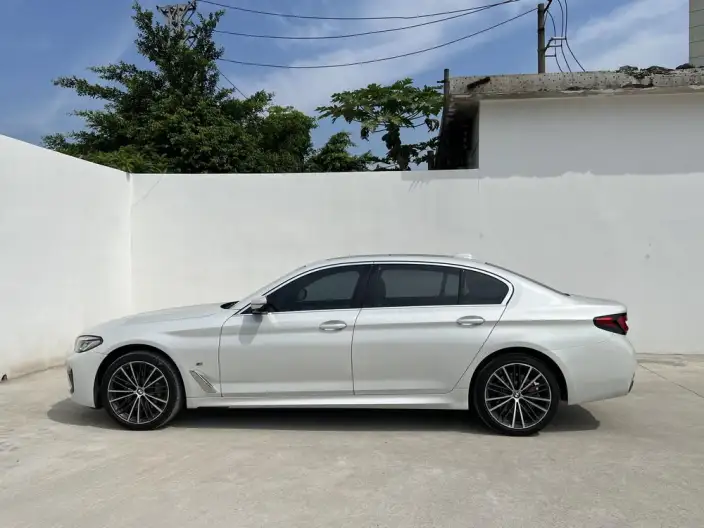 BMW 5 Series 2023 Model 530Li Leading Model M Sports Set – фото 3