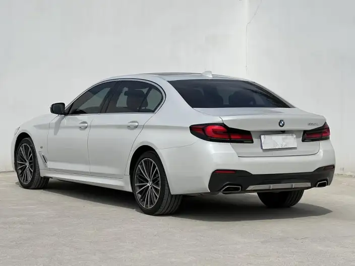 BMW 5 Series 2023 Model 530Li Leading Model M Sports Set – фото 4