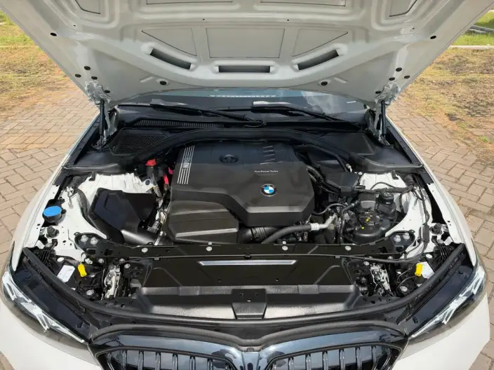 BMW 3 Series 2025 Model 330Li M Sports Night Set – фото 7