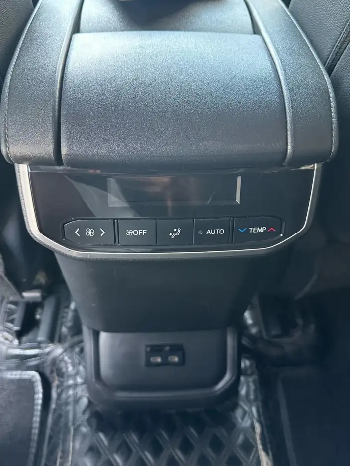 Toyota Highlander 2023 Model Hybrid 2.5L 4WD Premium Edition 7 seat – фото 10