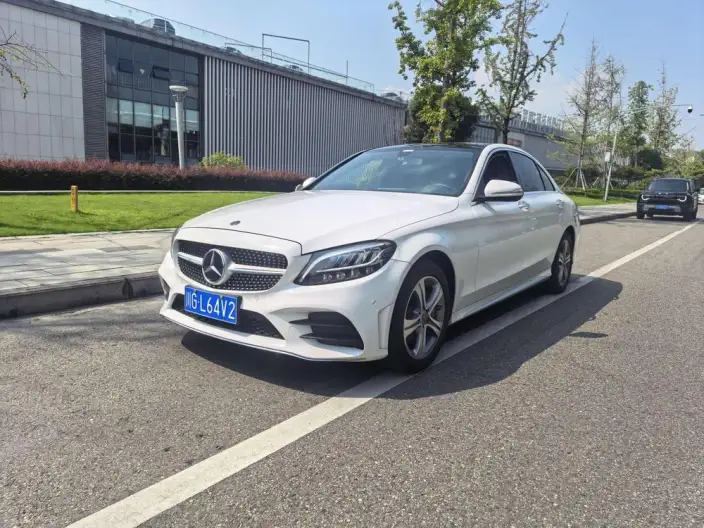 Mercedes-Benz C-Class 2020 Model C 260 L Sports Edition – фото 1