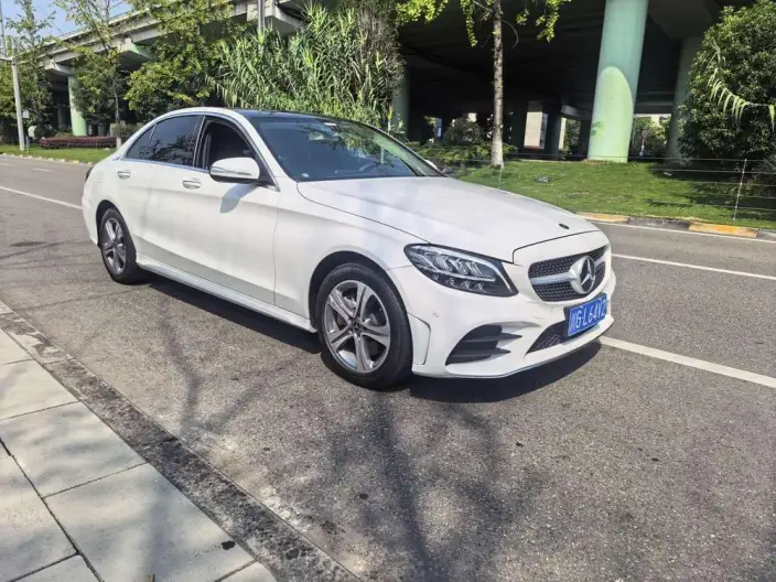 Mercedes-Benz C-Class 2020 Model C 260 L Sports Edition – фото 3