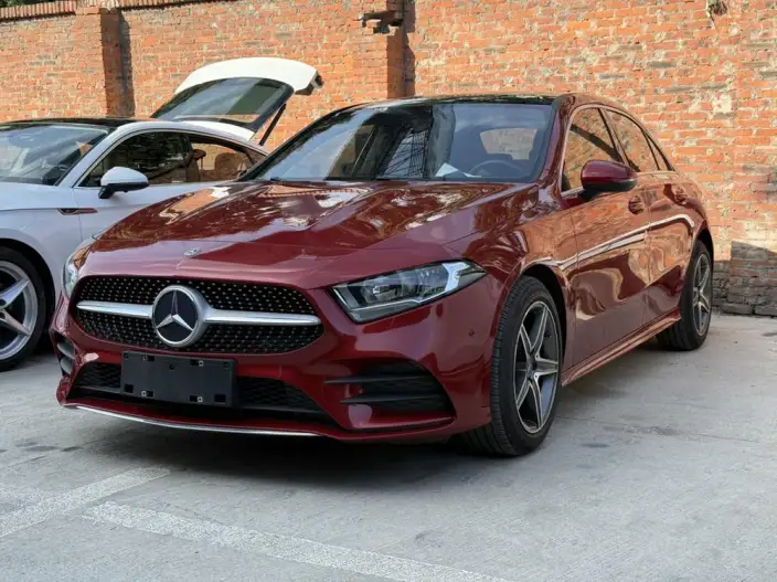 Mercedes-Benz A-class 2020 Model A 180 L Sports sedan – фото 1